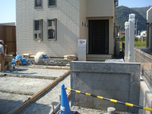 塀の下地処理も終わり土間の下地準備です。