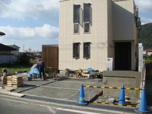 車庫部分の洗い出しです。