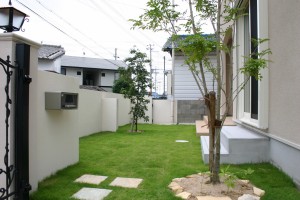 芝生の緑が爽やかです　エクステージ