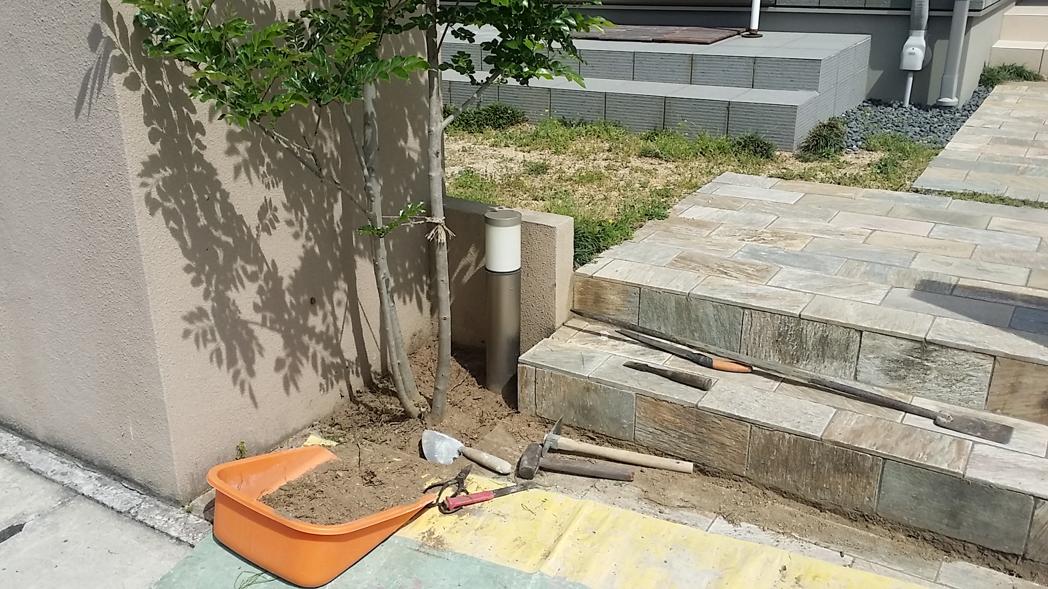 防草処理　花壇の雑草対策　太子町エクステリア屋さん