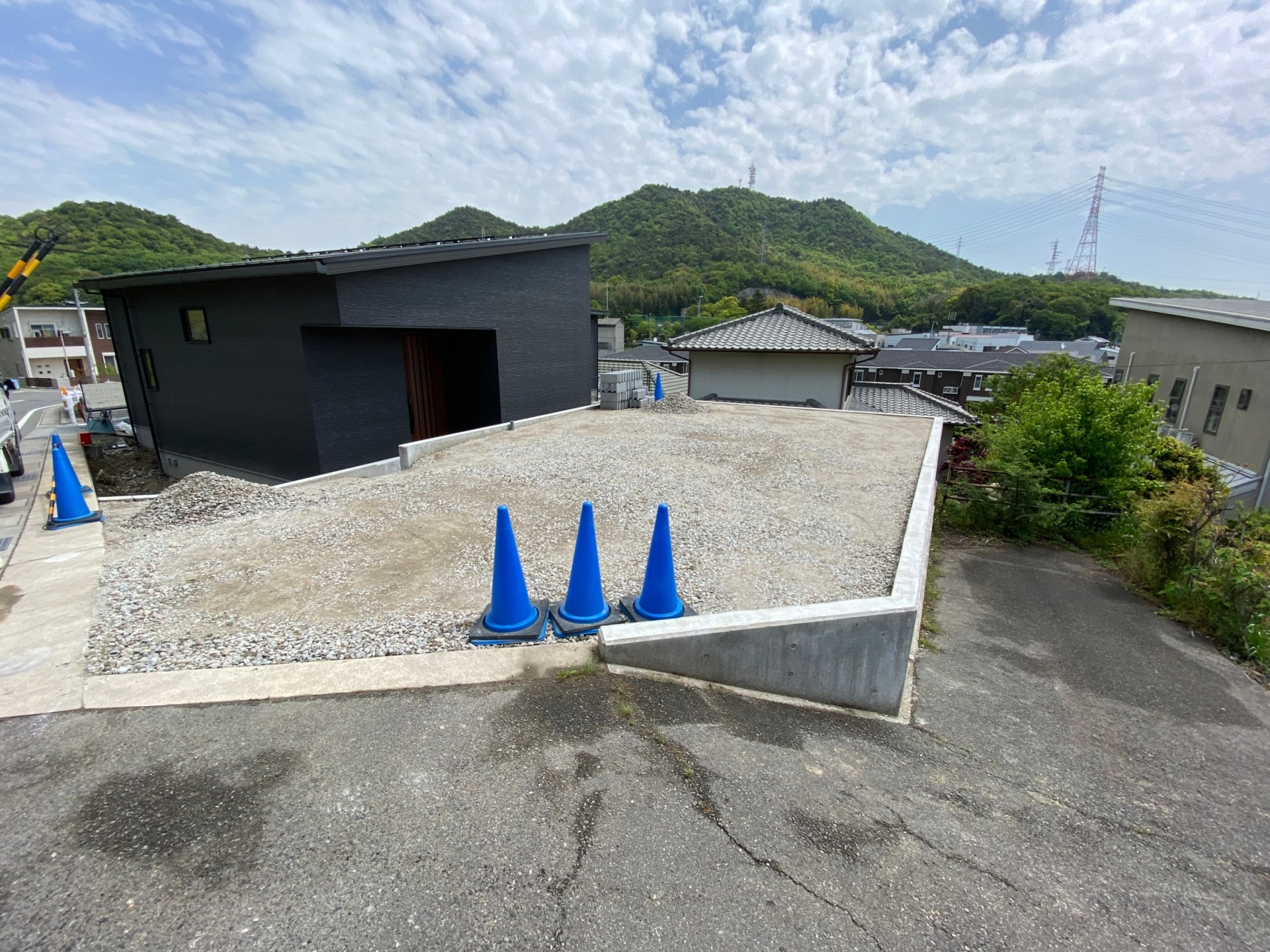 姫路市F様邸擁壁工事型枠バラシ/養生/埋め戻し