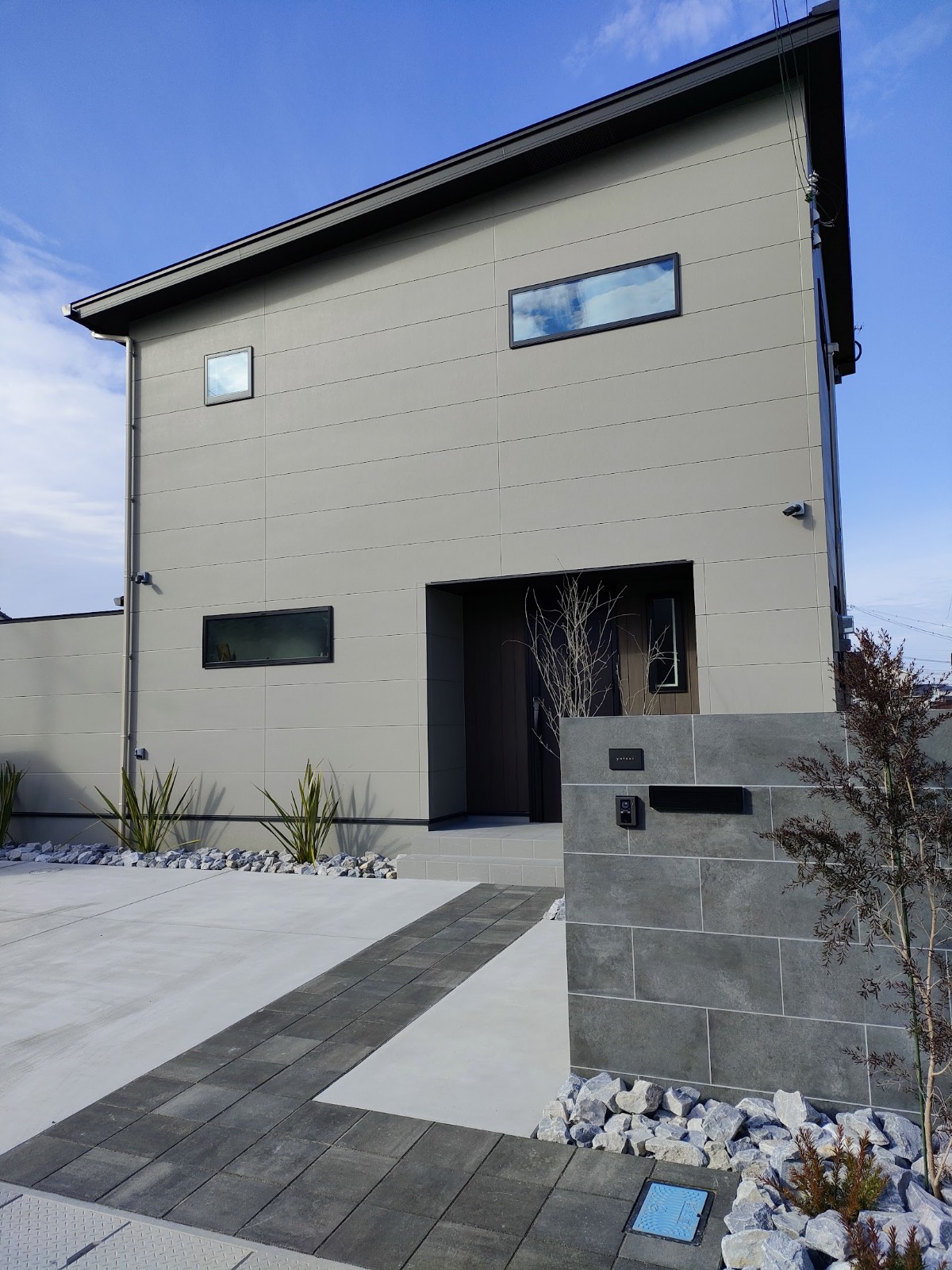 タイル門柱施工例　たつの市Y様邸エントランス