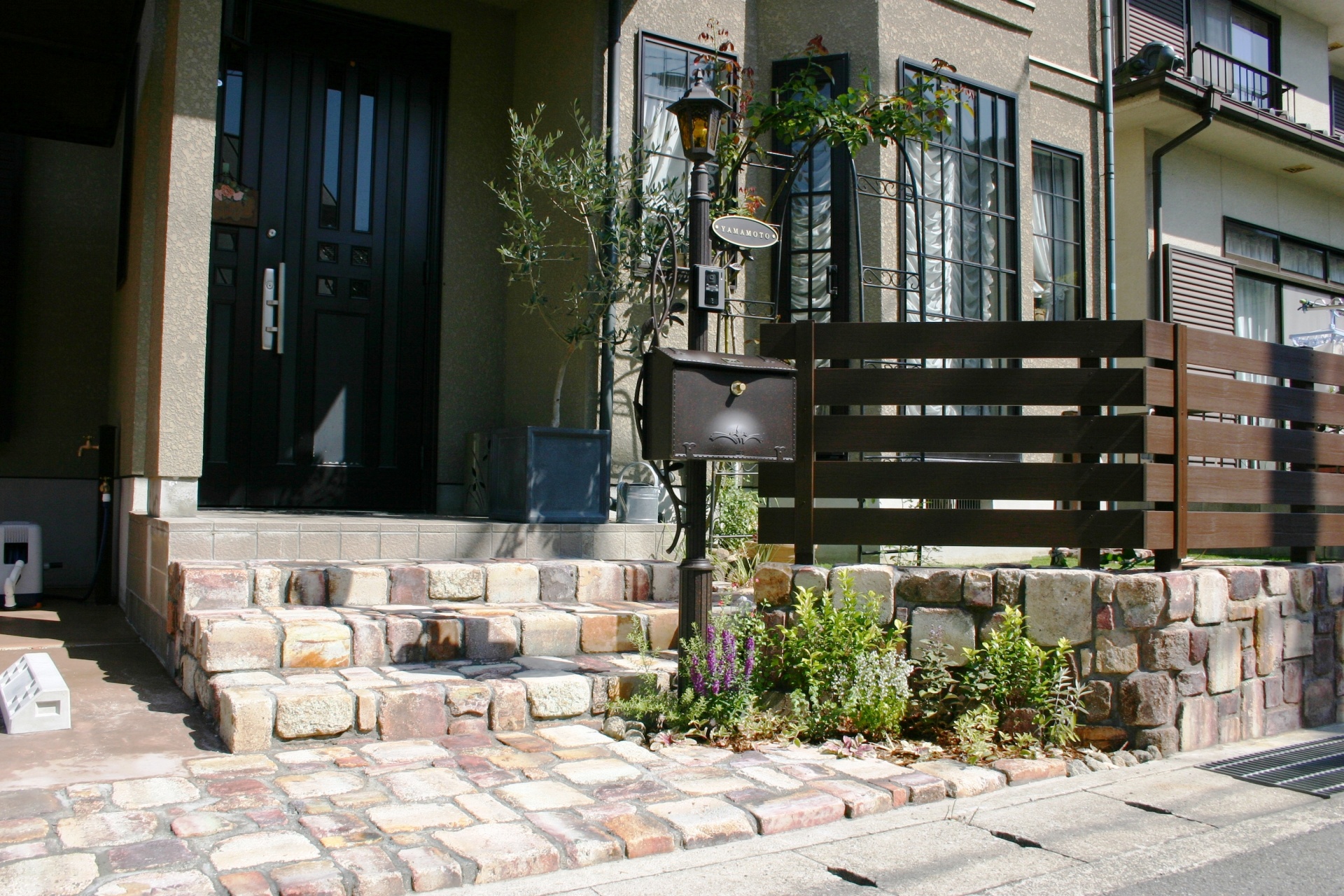 耐火煉瓦でおしゃれにリフォーム たつの市Y様邸完成後 門周り2 耐火煉瓦でおしゃれにリフォーム たつの市Y様邸完成後 門周り2