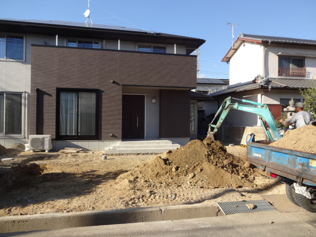 落ち着いた雰囲気のモダンな外構姫路市F様邸 着工中1漉き取り 落ち着いた雰囲気のモダンな外構姫路市F様邸 着工中1漉き取り