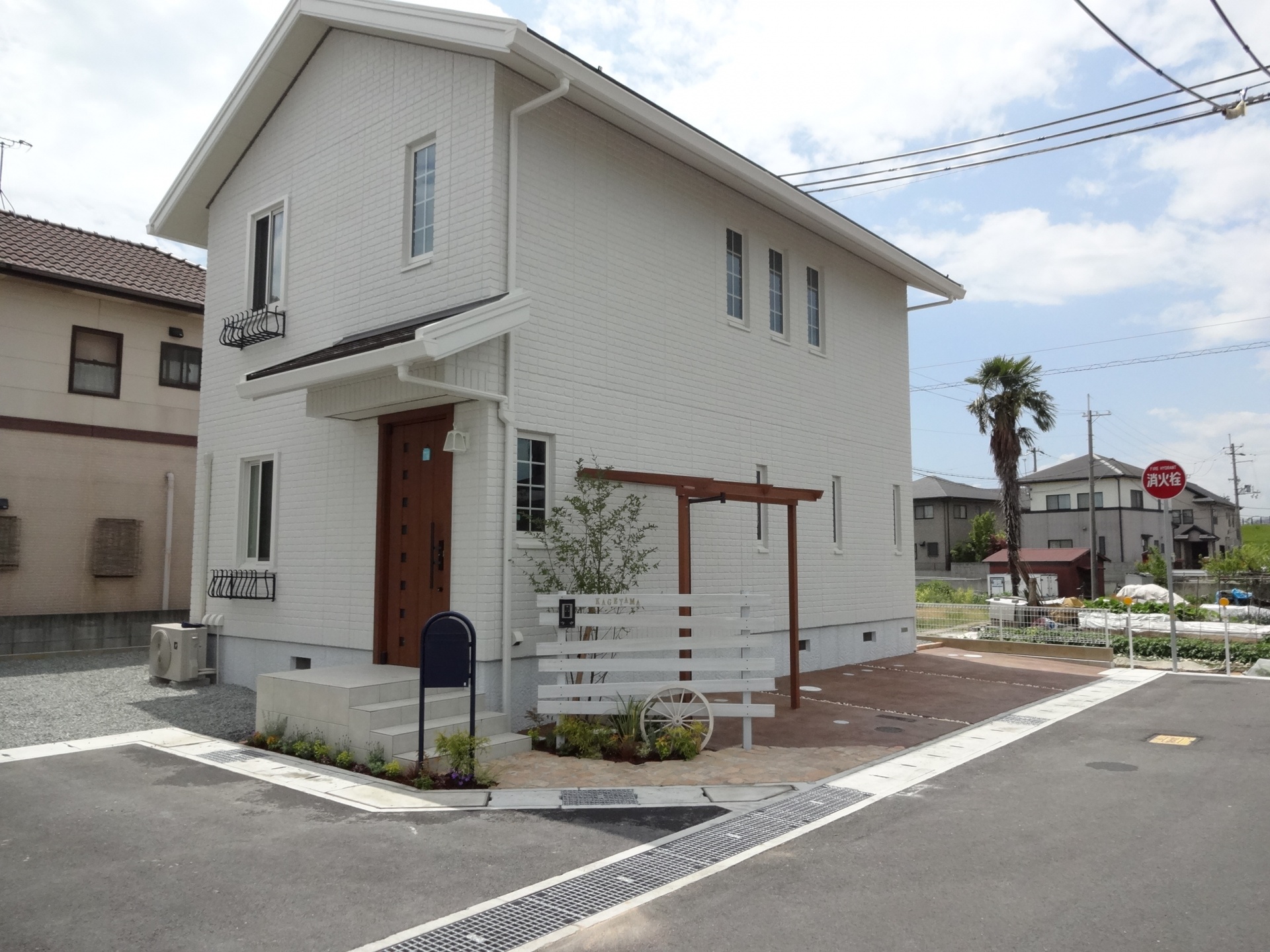 白塗装ウリンフェンスとボビポスト　姫路市K様邸2