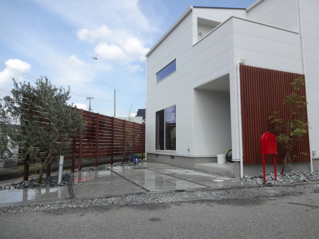 高砂市I様邸ウリン材フェンスで目隠し1