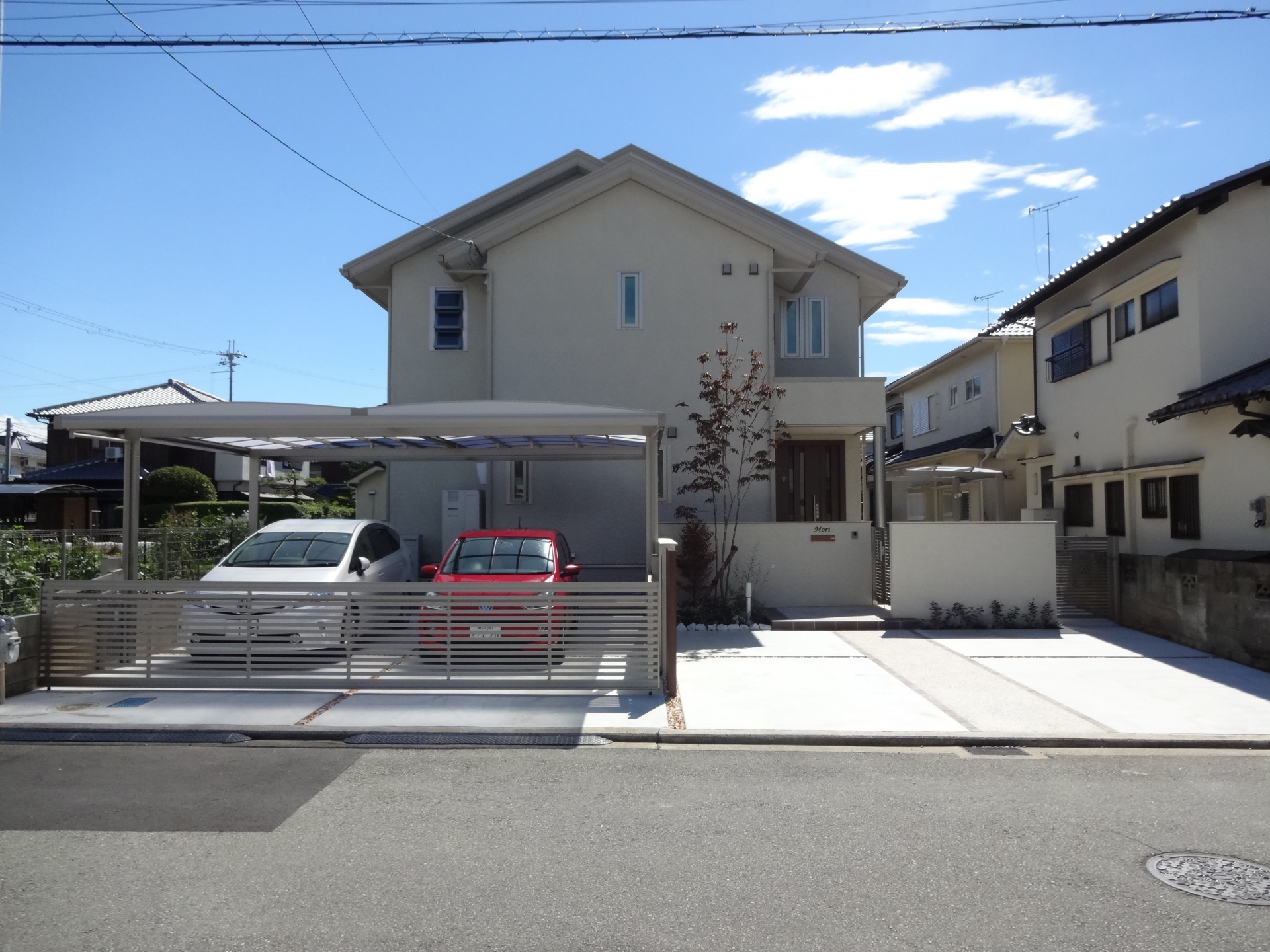 シンボルツリーのアオダモが映えるシンプルな門回り　加古川市M様邸2