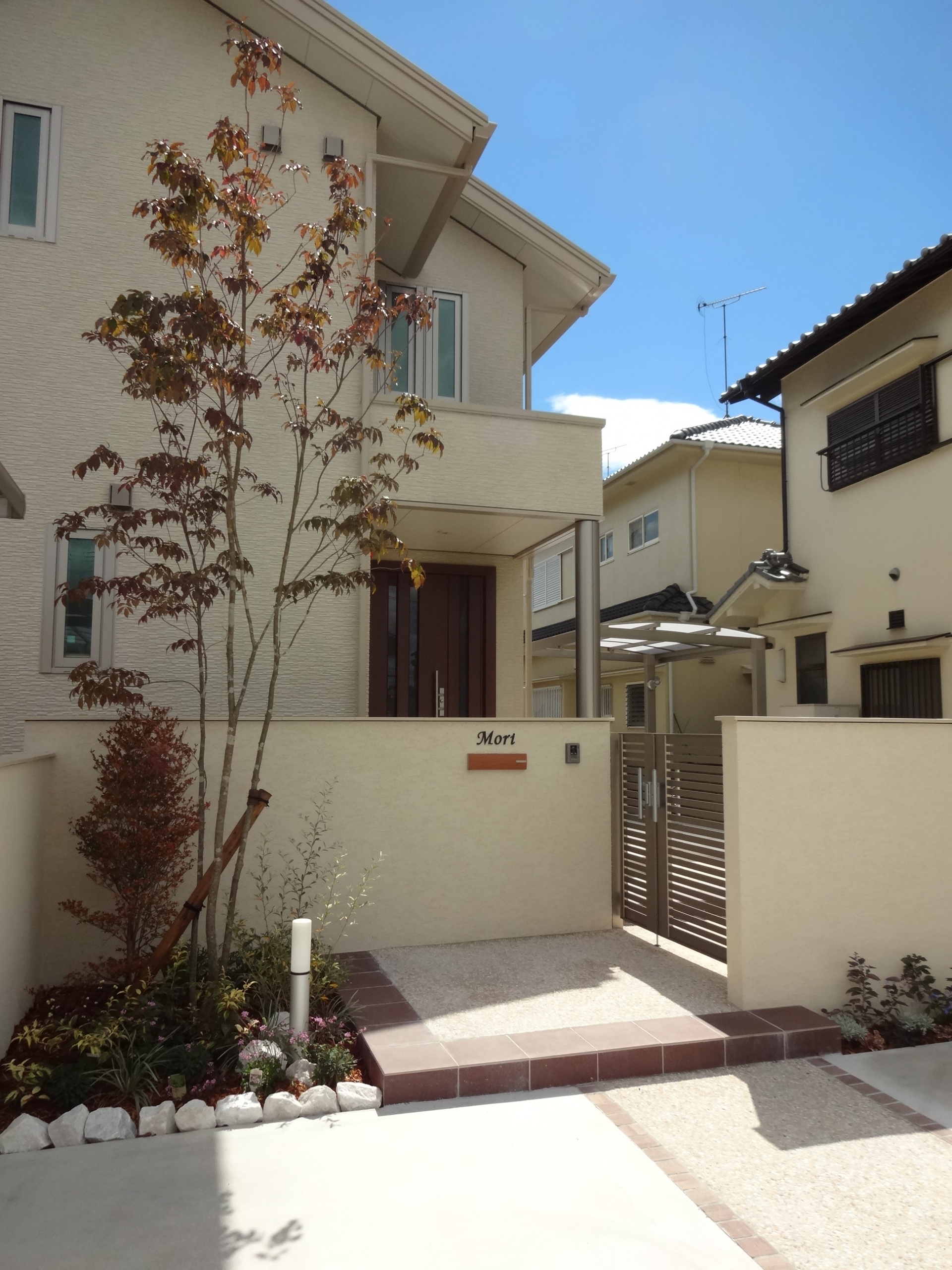 アオダモが映えるシンプルエクステリア　加古川市M様邸3