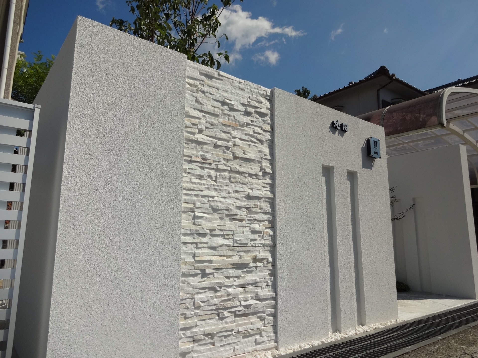 白を基調としたおしゃれな門周り　上郡町M様邸3