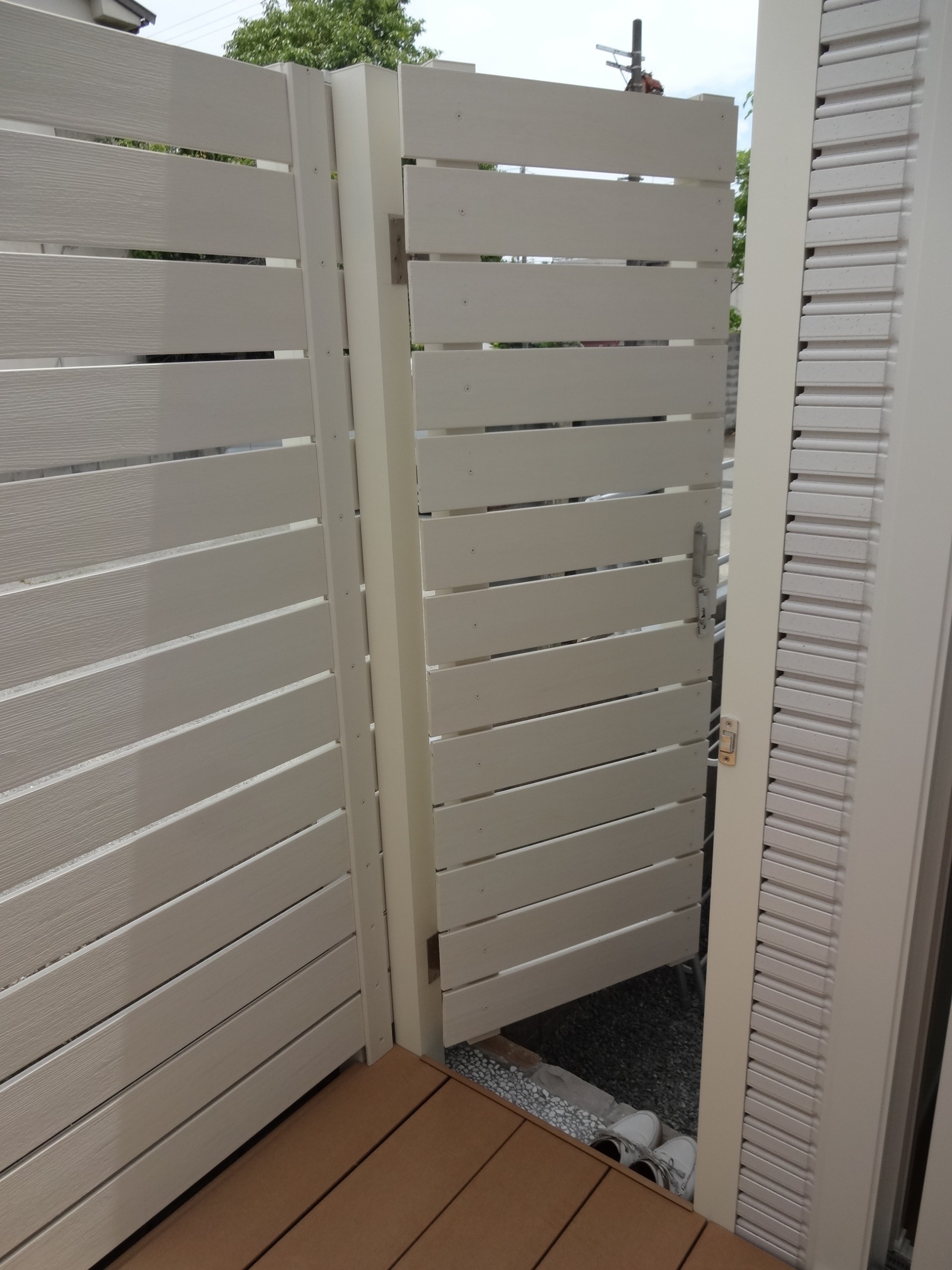 白と緑の爽やかガーデン　姫路市K様邸8