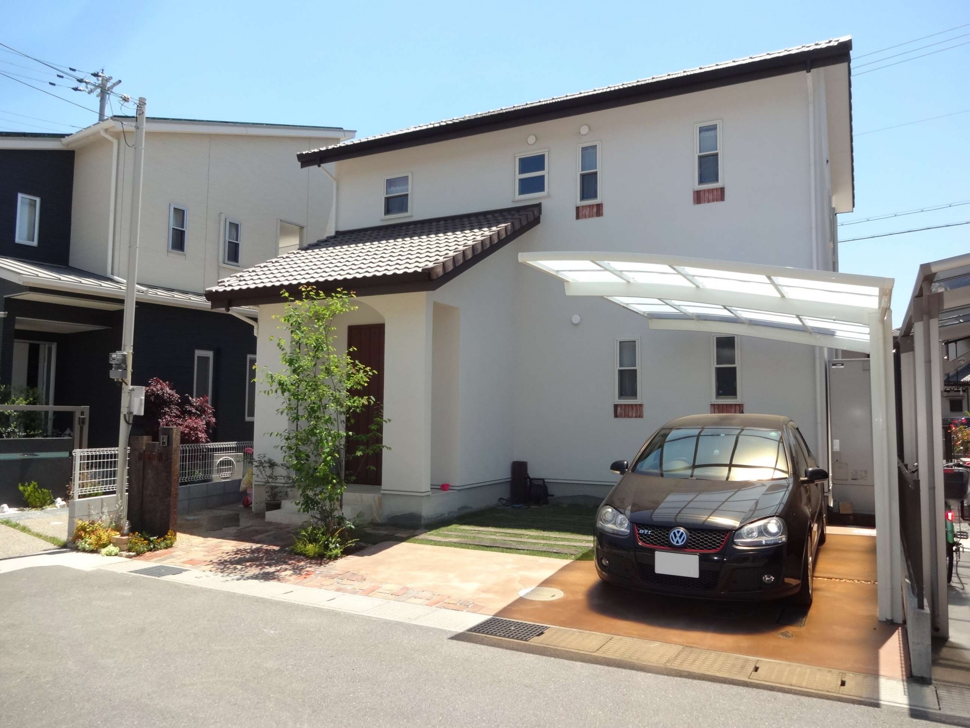 枕木とアンティークレンガのナチュラルなお庭　姫路市O様邸全景2