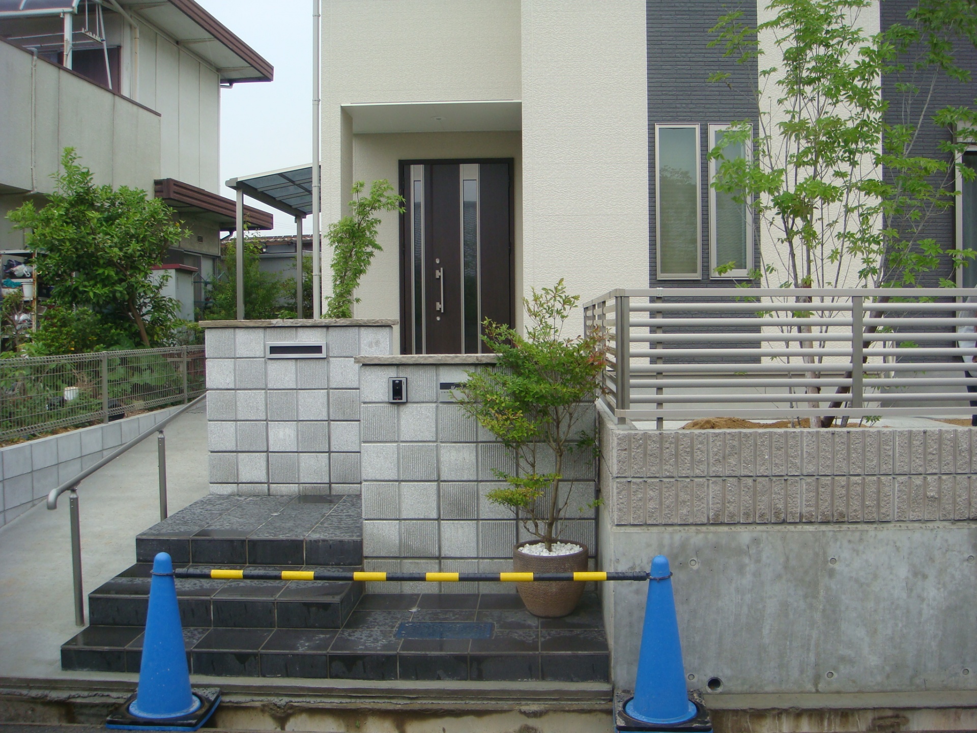 化粧ブロックを使った門柱デザイン 化粧ブロックを使った門柱デザイン