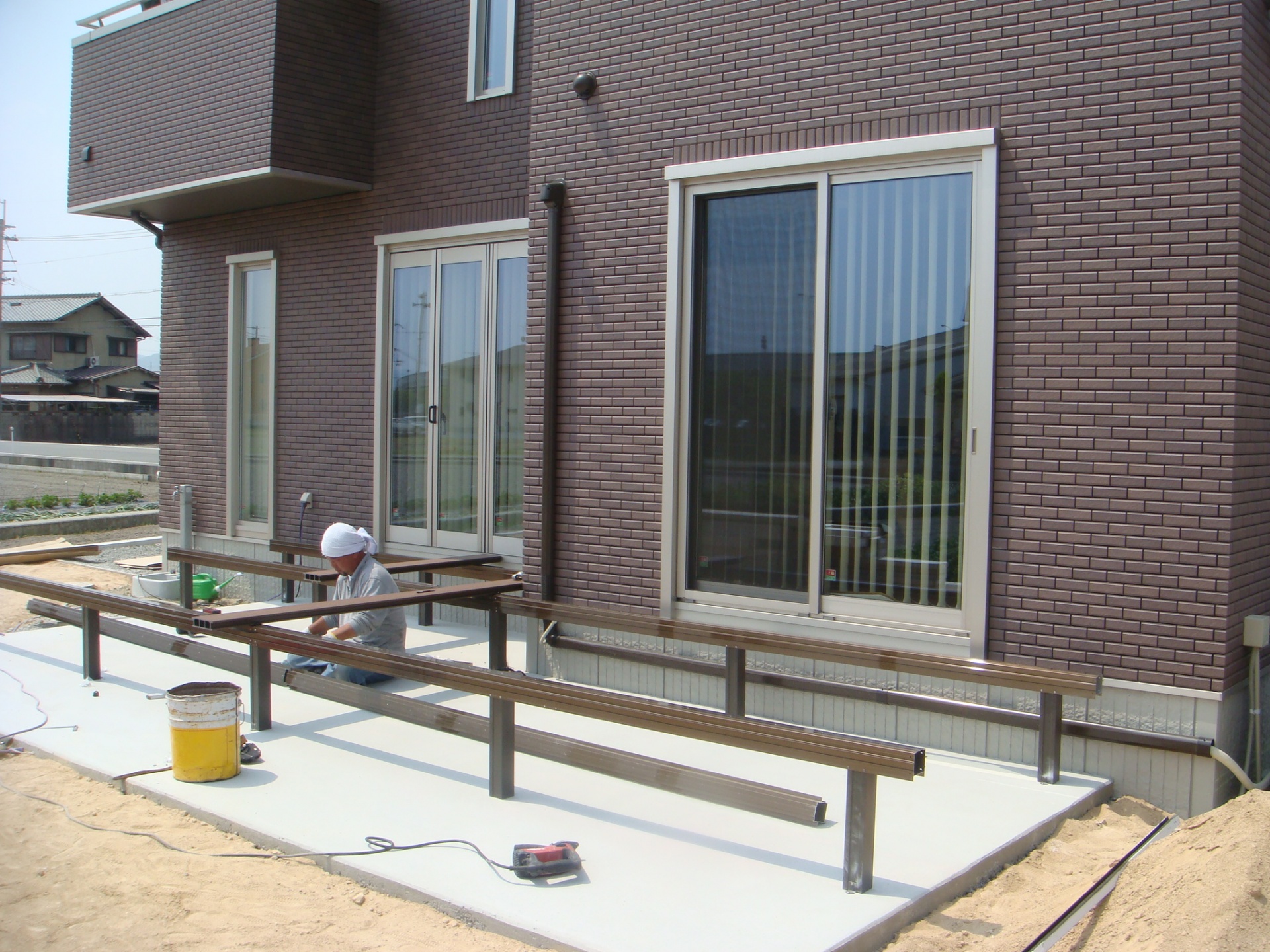 大きなウッドデッキとココマガーデン 大きなウッドデッキとココマガーデン