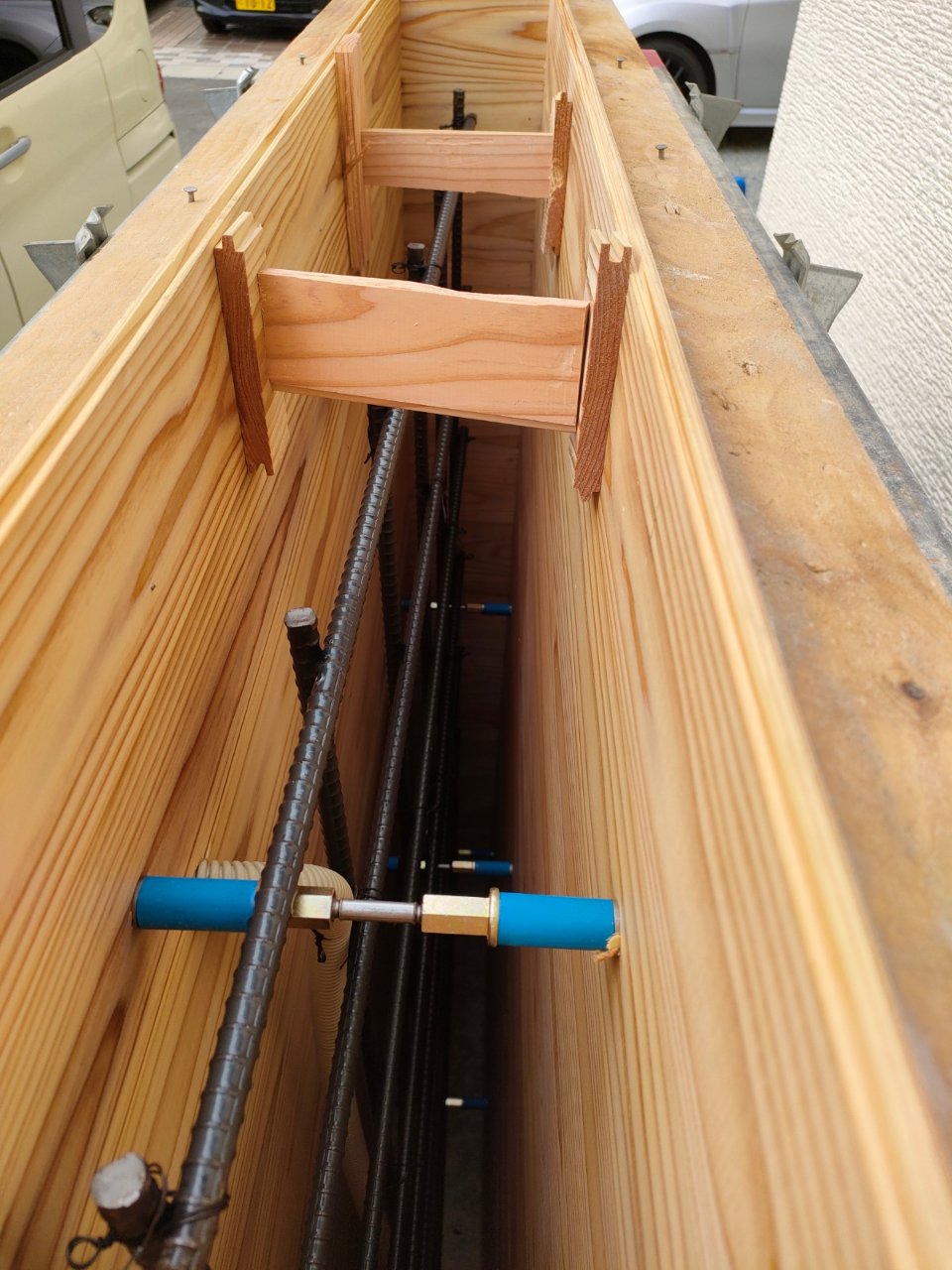 杉板風　コンクリート門柱　化粧型枠