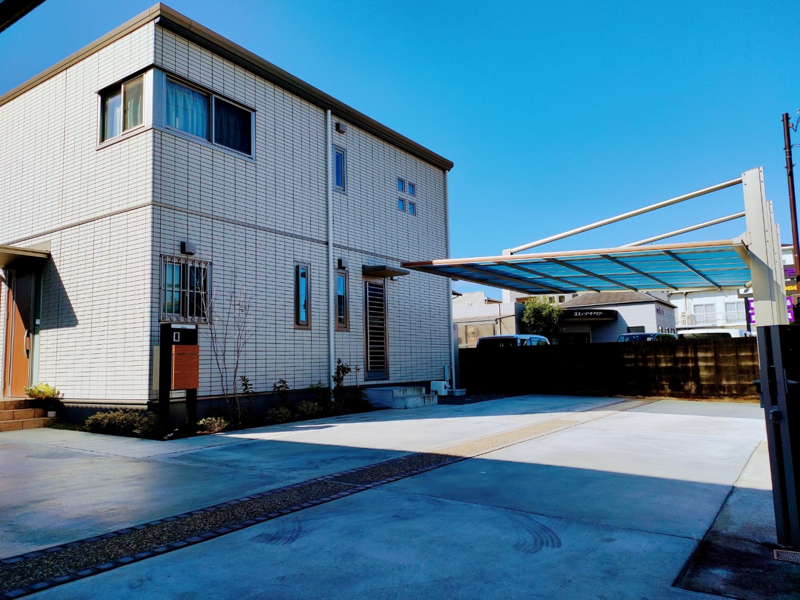 シンプルですっきりとしたエクステリアデザイン