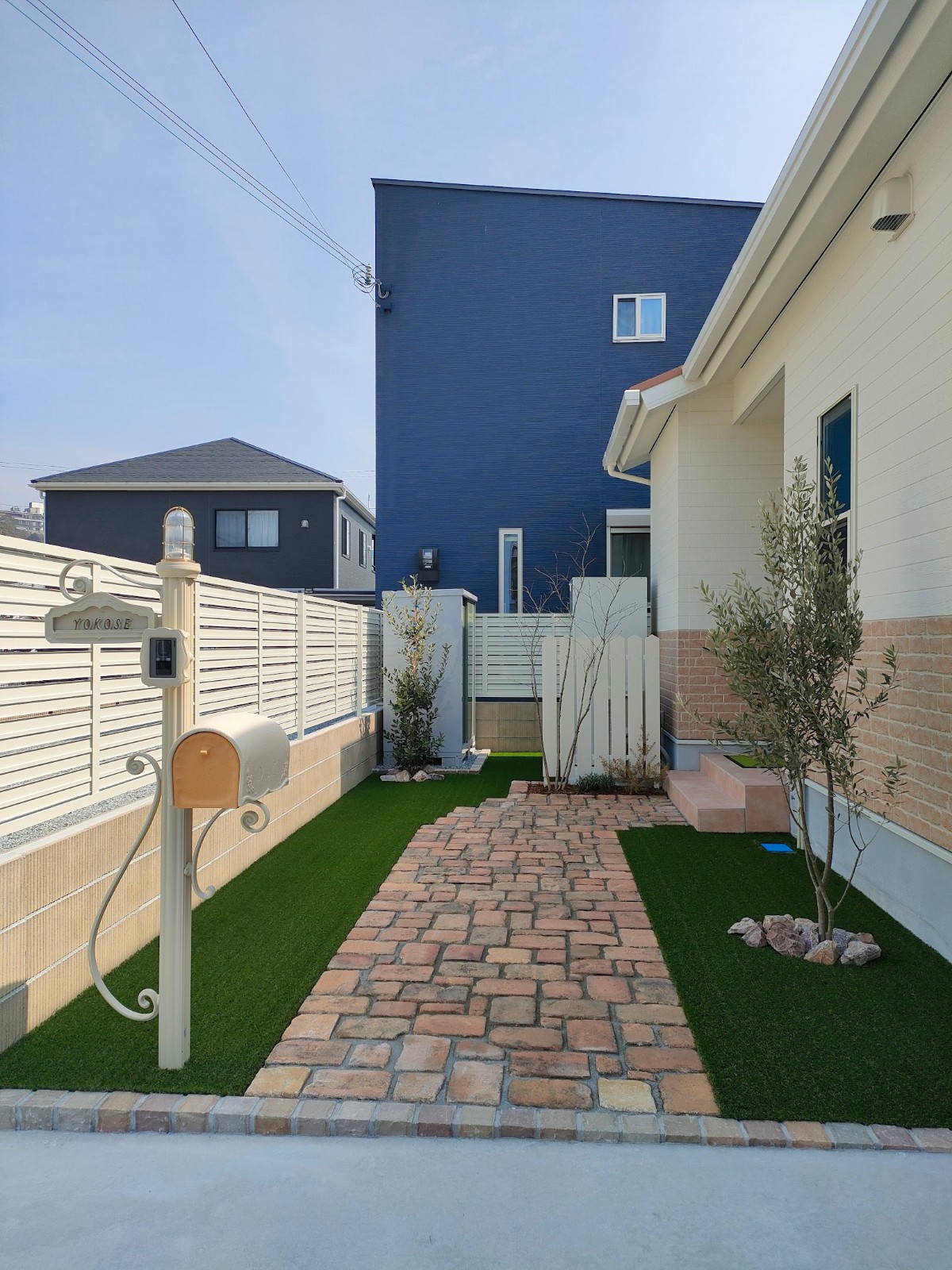 可愛い耐火煉瓦のアプローチ　たつの市Y様邸冬