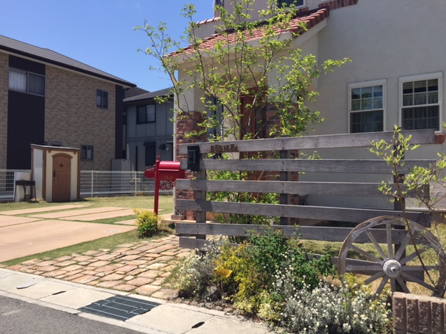 経年変化を楽しむ門周り　太子町K様邸