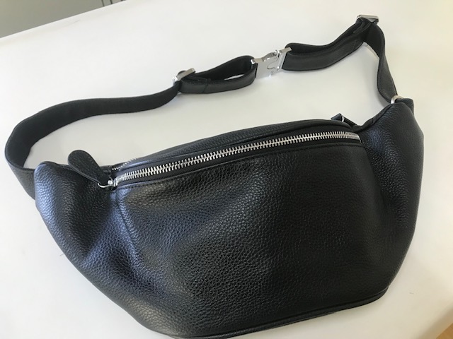 ボディバッグ買いました(^^♪