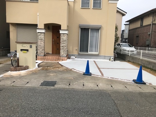 20年前のＯＢ様　2台車庫証明の取得できる車庫拡張工事　姫路外構