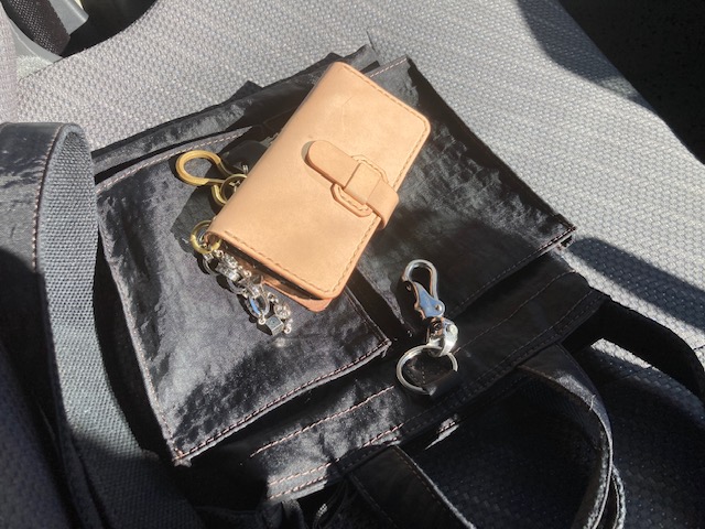 ヌメ革の日光浴