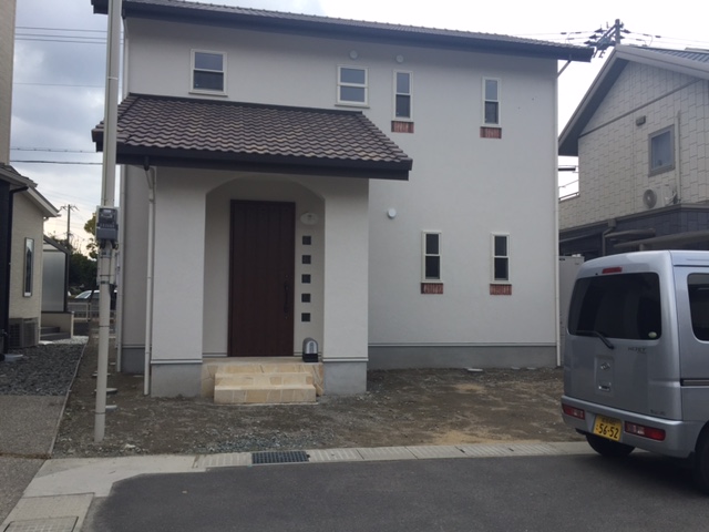 枕木とアンティークレンガのナチュラルなお庭　姫路市O様邸施工前