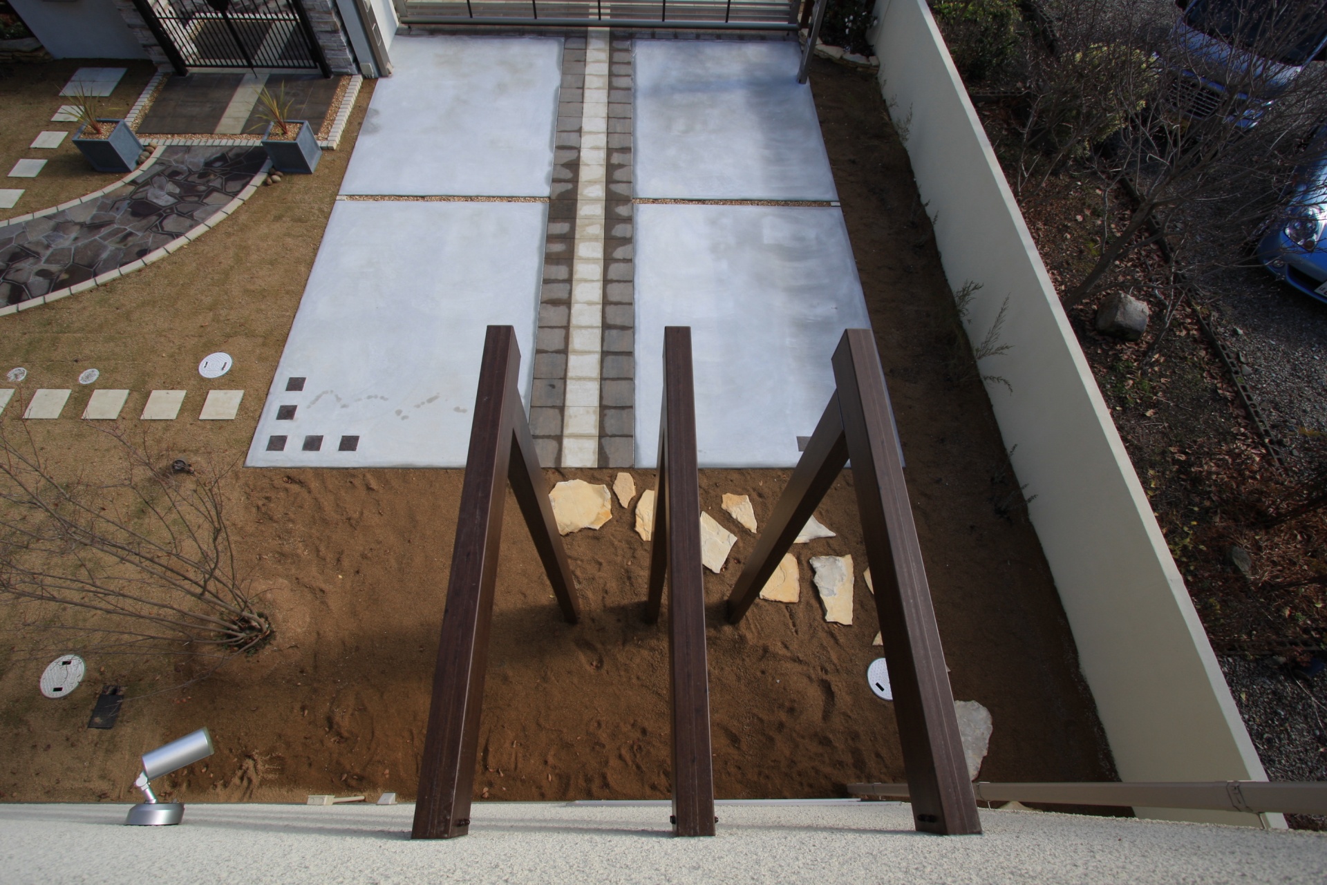 太子町エクステリアポイント　スクエアラインの車庫デザイン