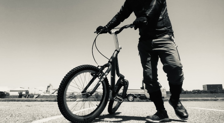 ＯＮＯＦＦの切り替え　トライアル自転車での体幹トレーニング