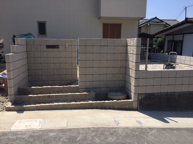 姫路市M様邸新築外構工事門回り化粧ブロック積み