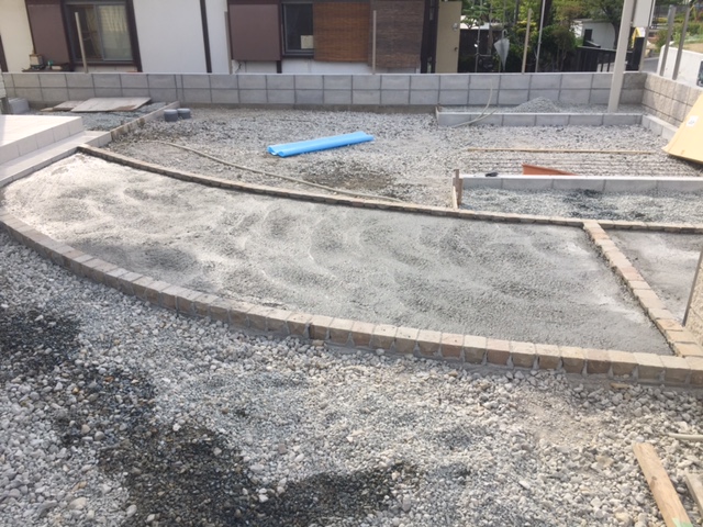 姫路市M様邸新築外構工事アプローチ下地コンクリート