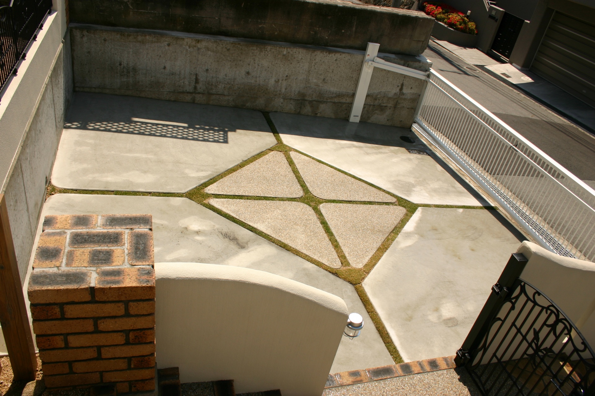 クロスダイヤの個性的なパーキング