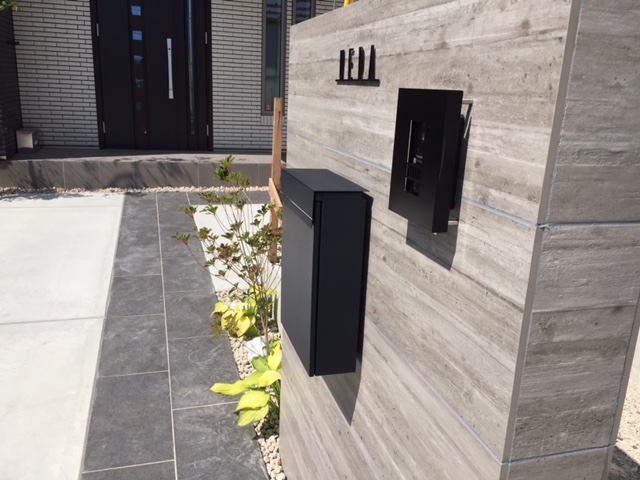 加古川市U様邸タカショーセラウォールRC杉板