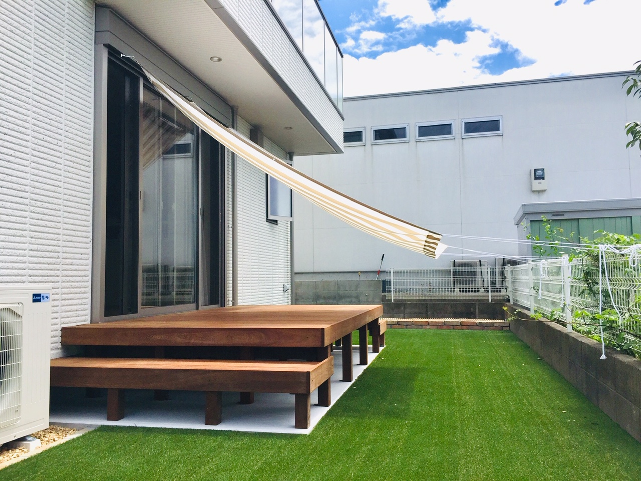 天然木ウリン材ウッドデッキ/人工芝　姫路市S様邸お庭