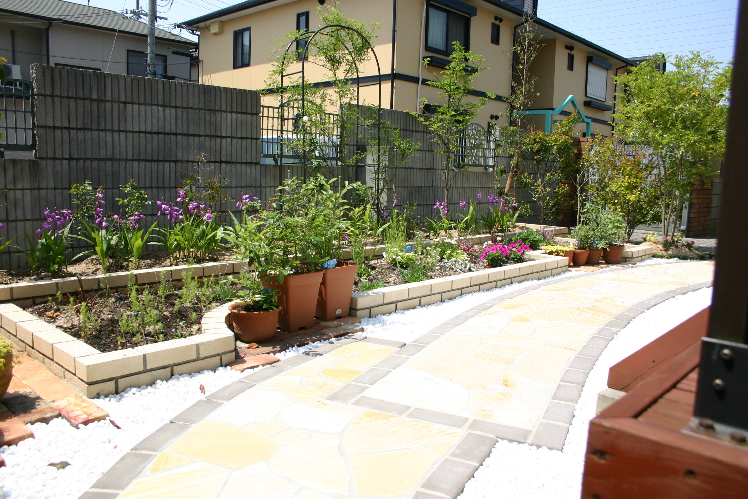 花壇リフォーム工事　ガーデンリノベーション