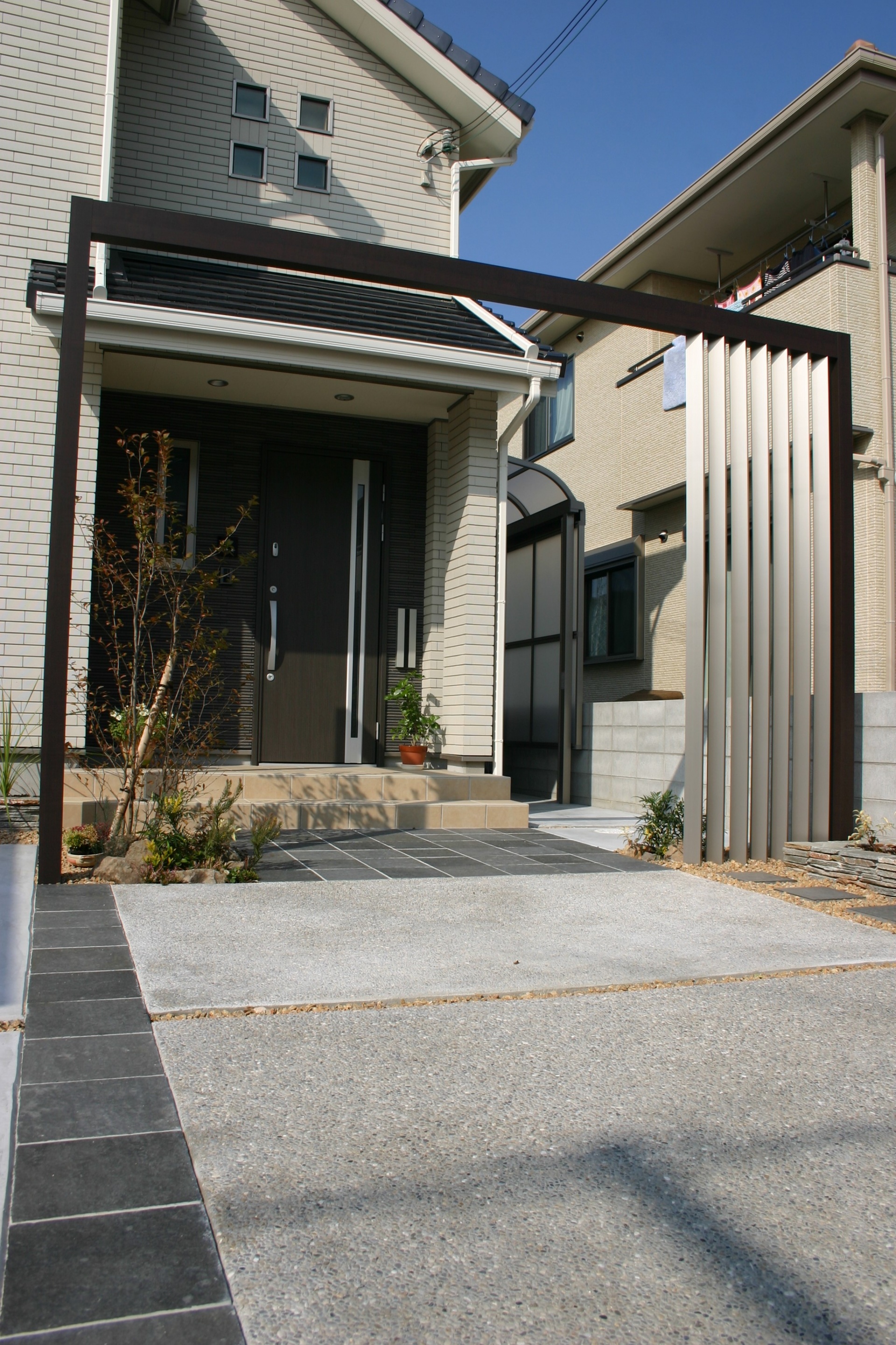 プラスＧ　デザイン格子　駐輪場目隠し