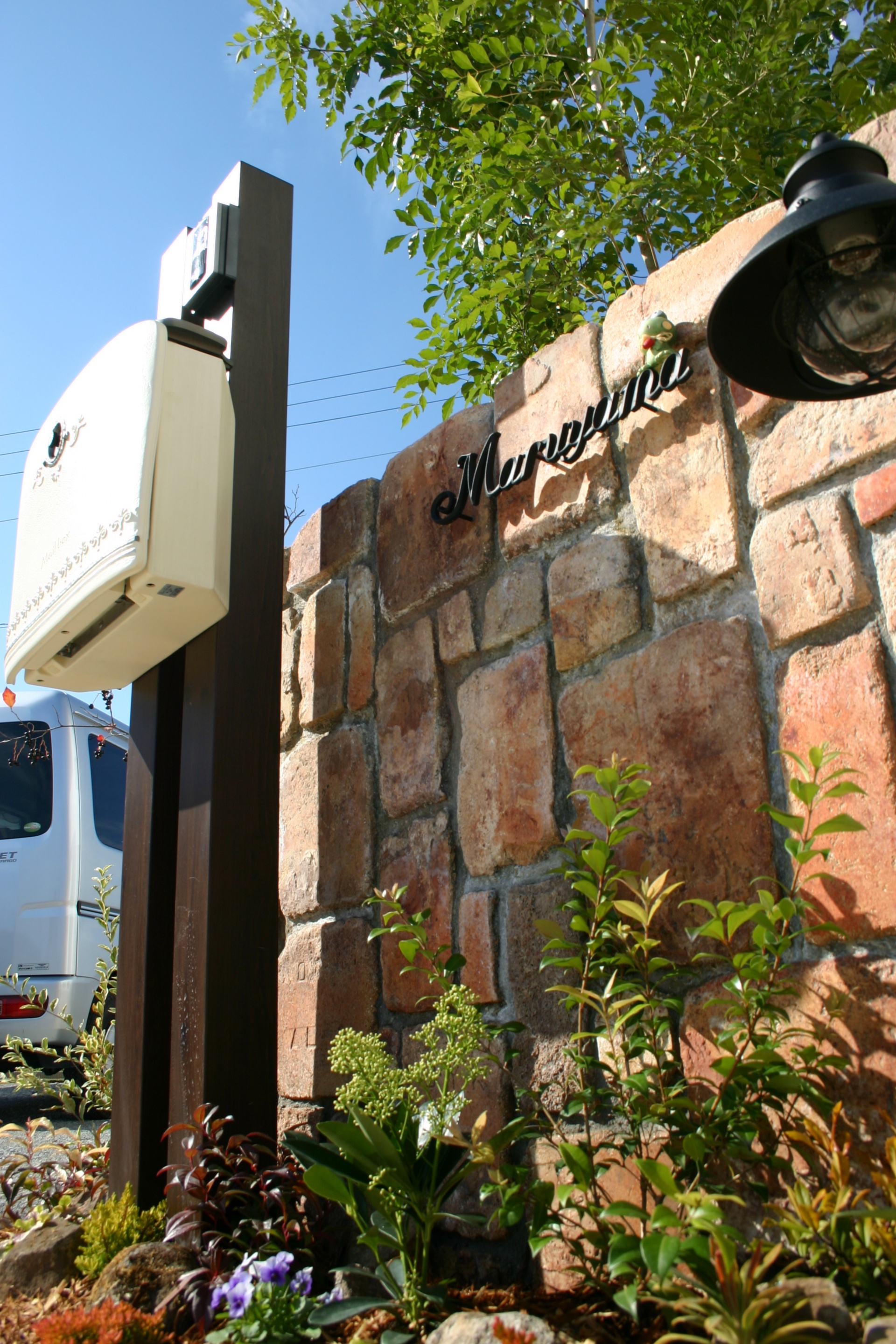 ナチュラルで可愛いお家に合わせてデザイン 太子町M様邸門柱 ナチュラルで可愛いお家に合わせてデザイン 太子町M様邸門柱