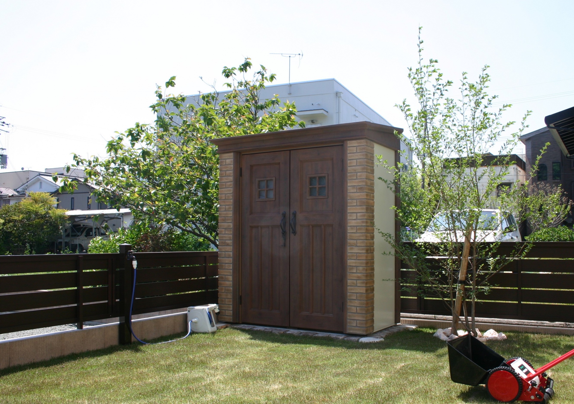 カンナ物置ベージュ