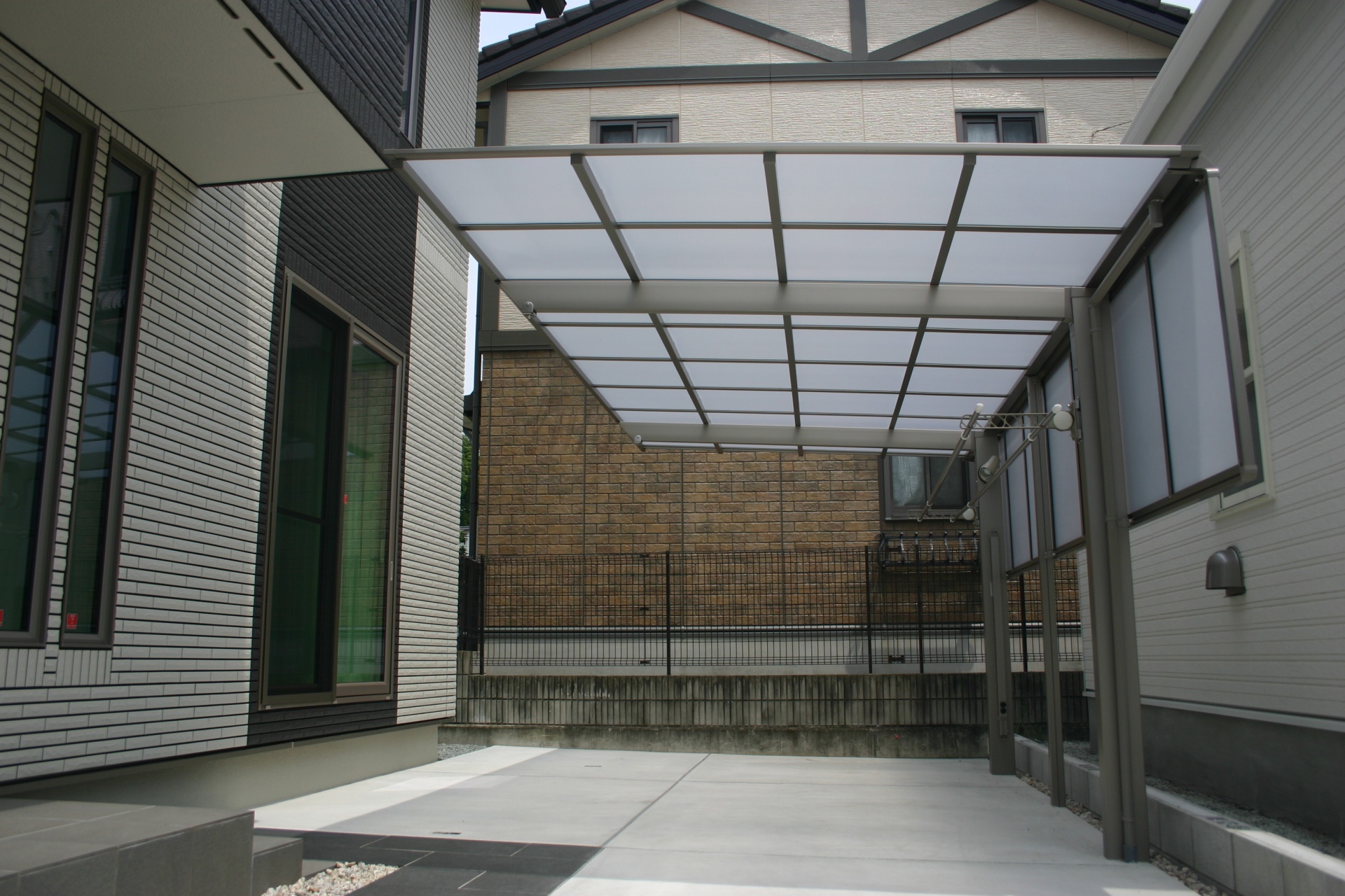 LIXIL:ネスカFカーポート　サイドパネルH1000加古川市U様邸