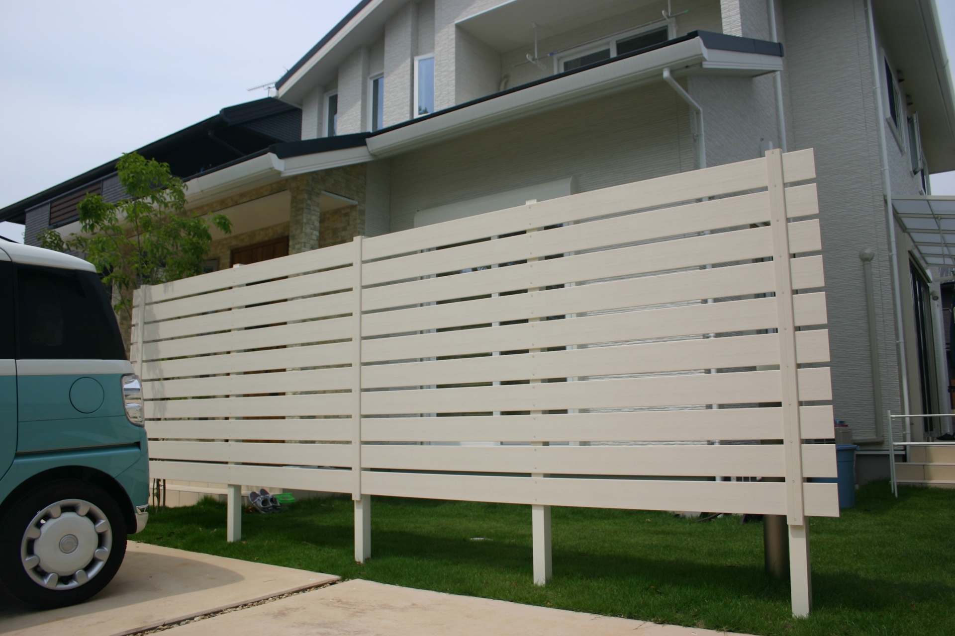 目隠しフェンス　ディーズガーデン：アルファウッド横張り2