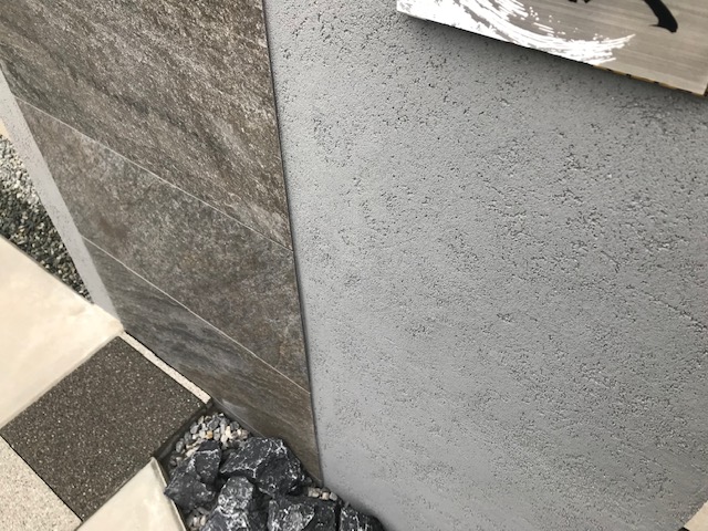 姫路新築外構　石調タイルのポイント門柱　シンプルモダンエクステリア