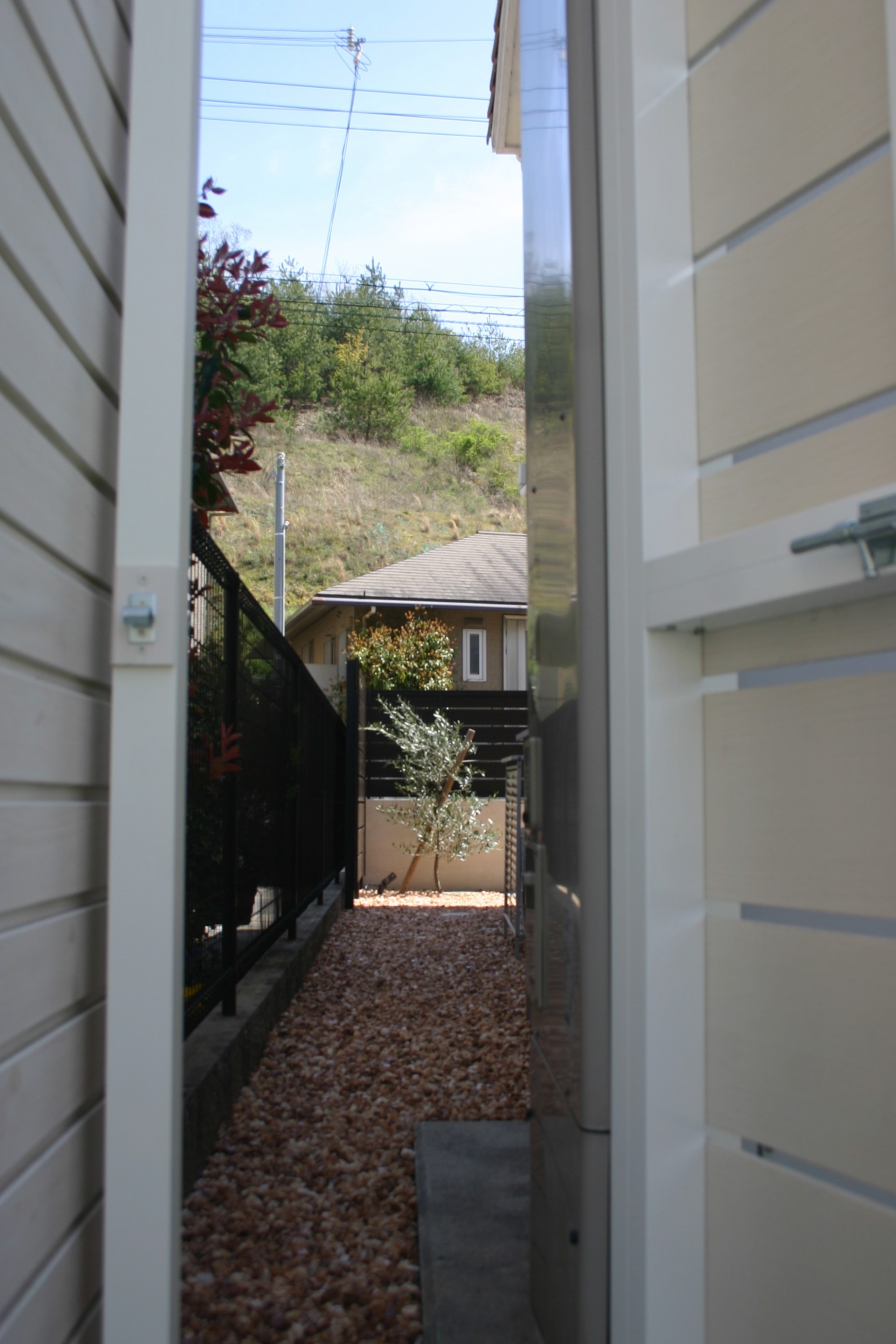 狭小箇所もオリジナル扉で自由自在にアルファウッド使用2