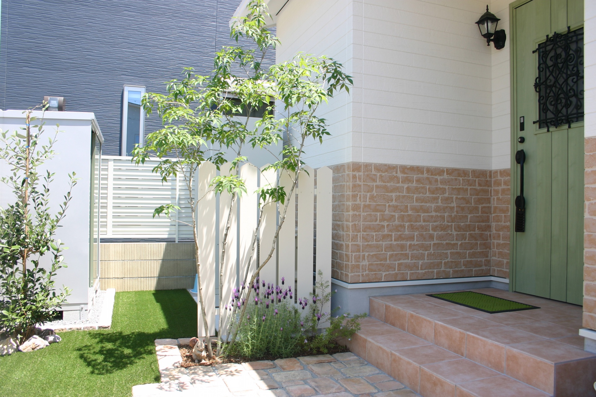 爽やかグリーンの玄関ドア　たつの市Y様邸