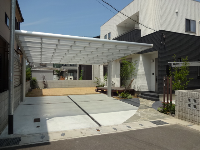 白黒に緑をプラスしたモダンエクステリア　姫路市O様邸