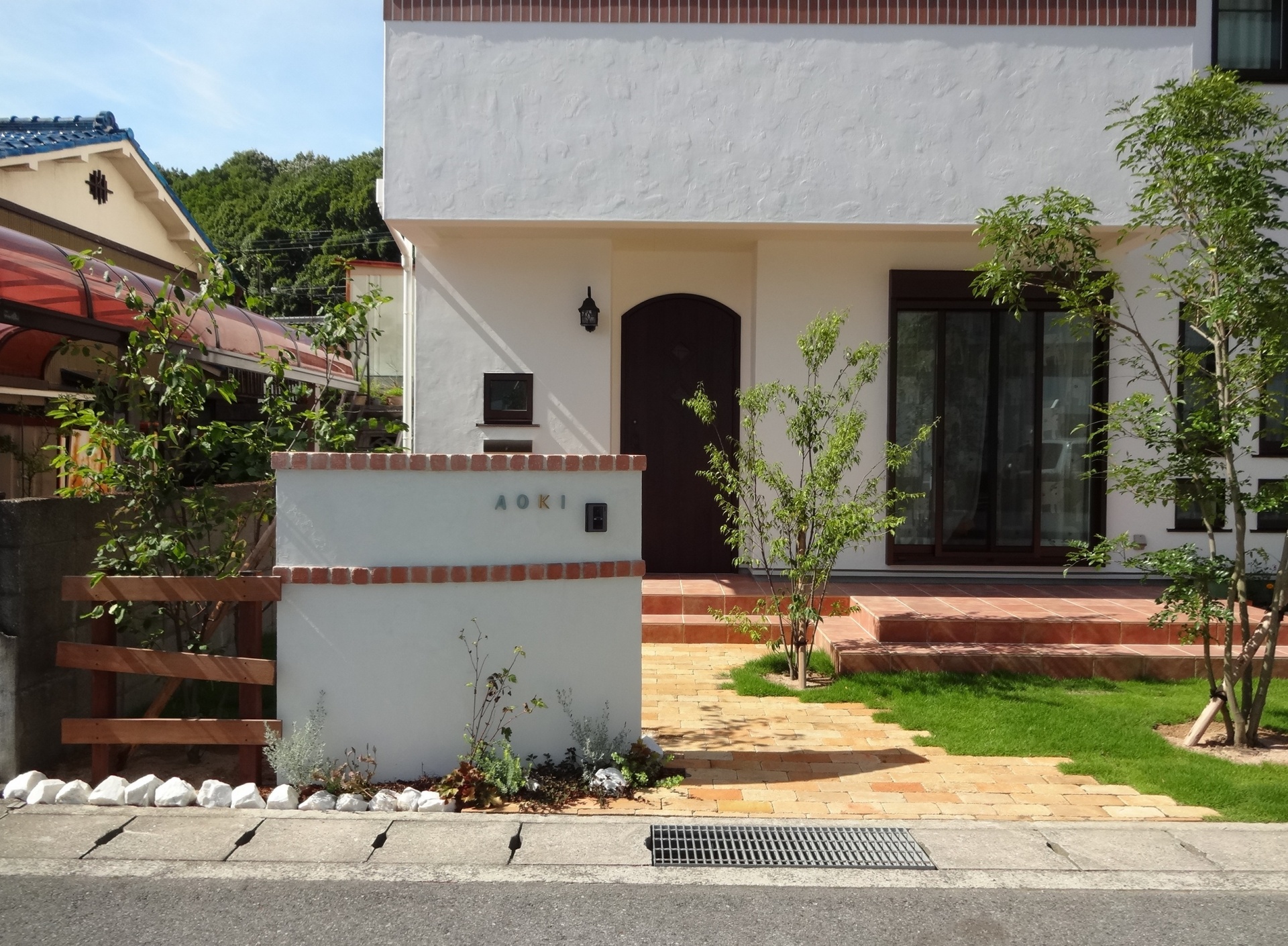 レンガと芝生のナチュラルガーデン　姫路市A様邸3