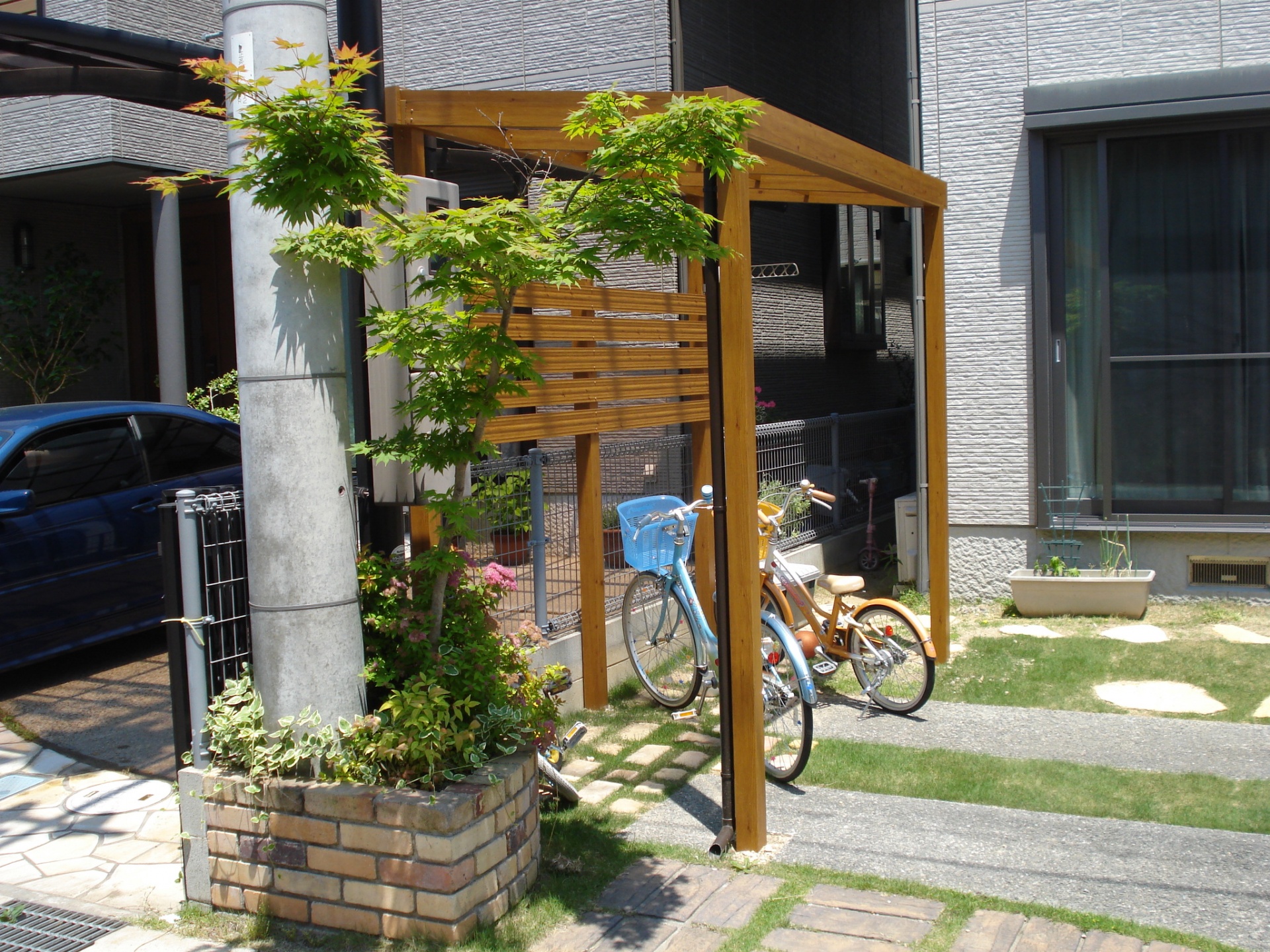 おしゃれな自転車置き場 たつの市k様邸 姫路市の外構 エクステリア エクステージ