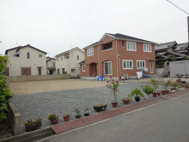 輸入住宅にマッチしたクローズエクステリア　姫路市Y様邸施工前1