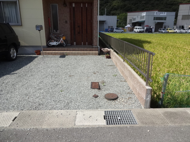 ディーズガーデンで可愛くコーディネート　姫路市O様邸門周り施工前